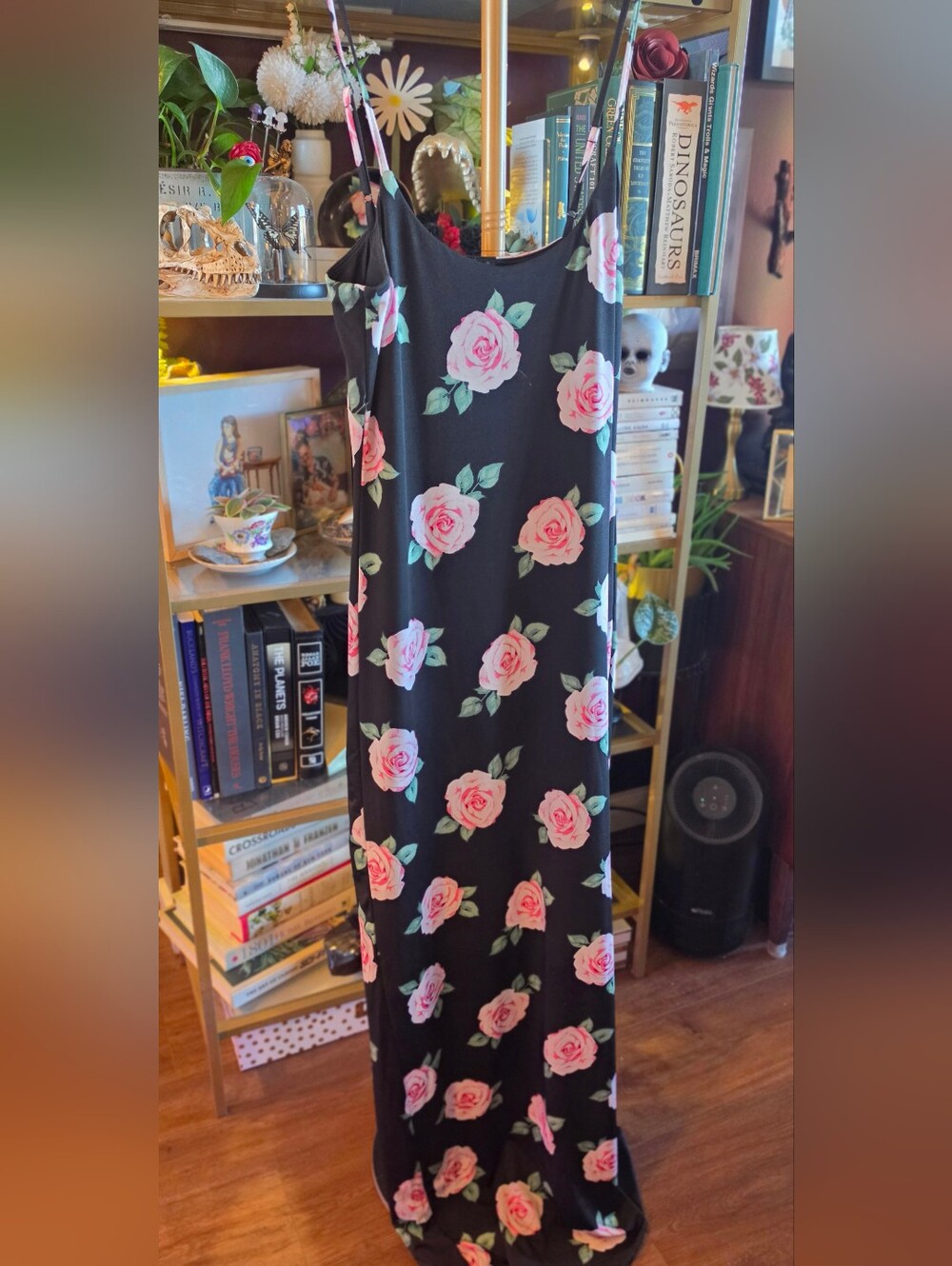 Floral Pink Rose Maxi Dresz - Black Background